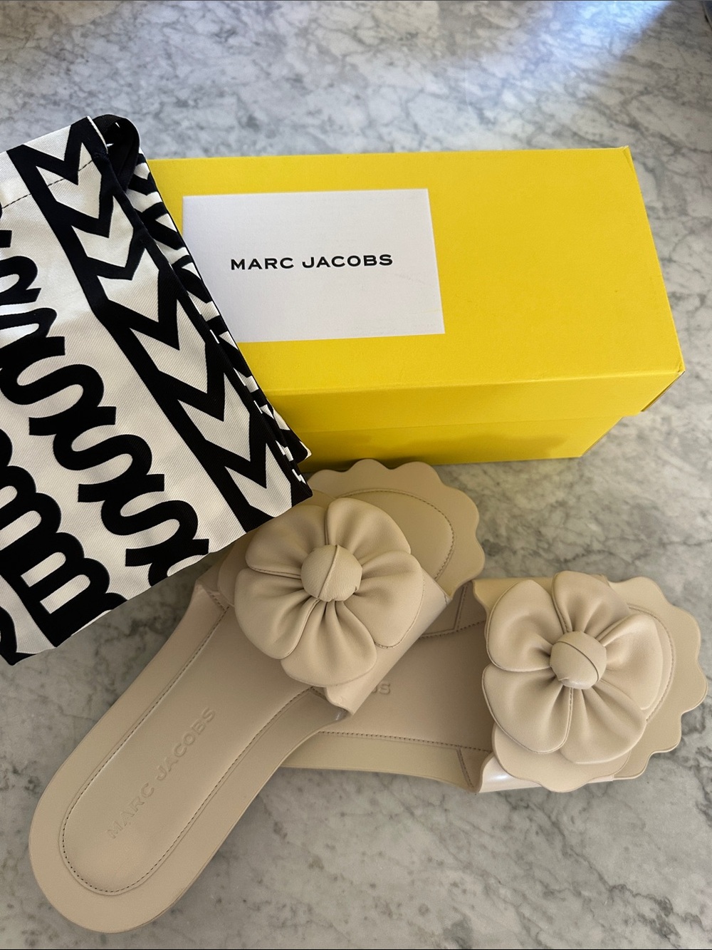 Marc Jacobs Beige Floral Bow Scalloped Slide Sandals